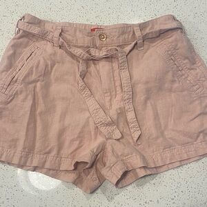 Guess Light Pink Women's Cargo Shorts with tie belt size Medium